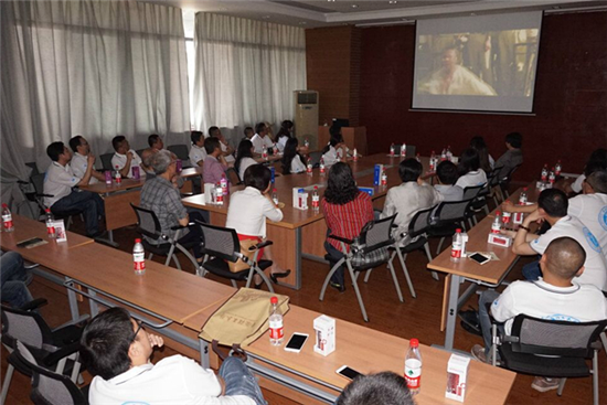 4、师生座谈会现场